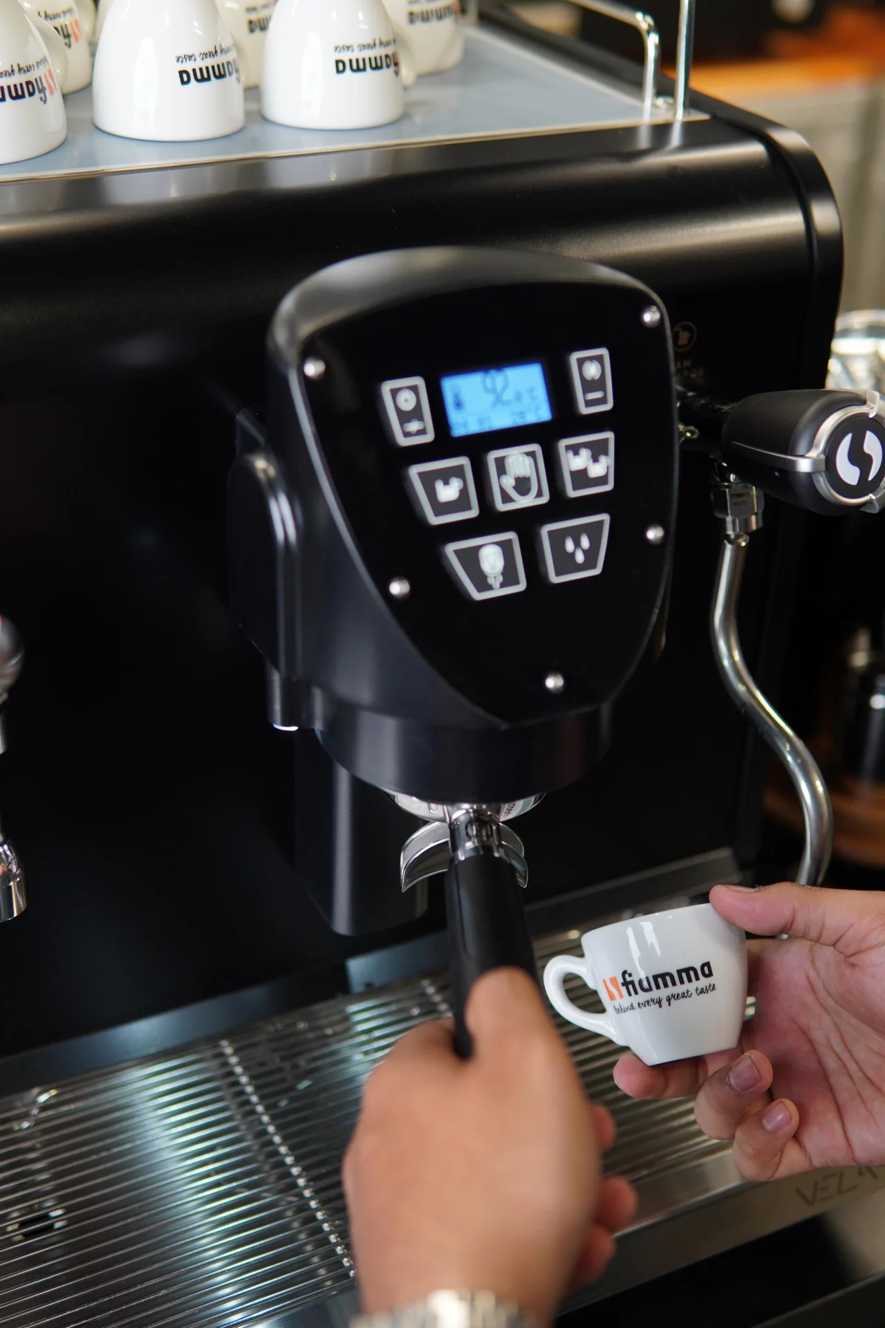 Backflush Mesin Kopi: Kenapa Penting dan Cara Melakukannya
